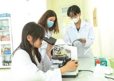 Kỹ thuật Xét nghiệm y học – Ngành học có tính ứng dụng cao